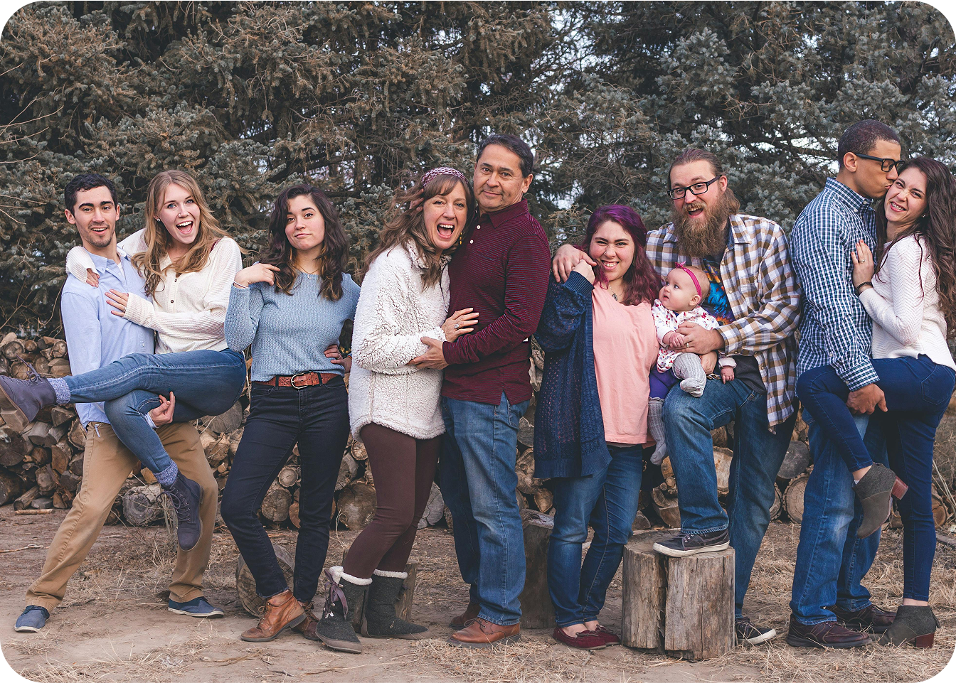 Minnesota family poses for a group photo